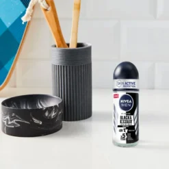 Nivea Men Black & White Invisible Original Deodorante Uomo Roll-On 50 ml