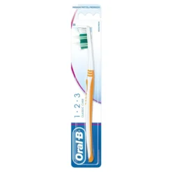 Oral-B Classic Care Spazzolino Medio