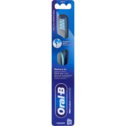 Oral-B Spazzolino Manuale Pro-Clean Advanced Pulizia Profonda Medio